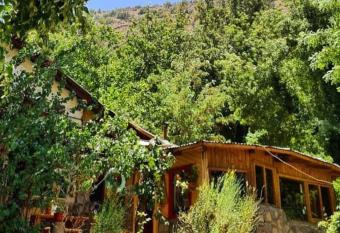 Acogedora caba  a entre monta  as has Balcony rooms