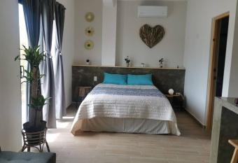 MaaR Estudio 2, a 2 cuadras del Malec  n de La Paz has Balcony rooms