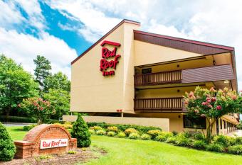 Red Roof Inn Durham - Duke Univ Medical Center allows 18 year olds to book a room