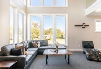 Glass House has Balcony rooms