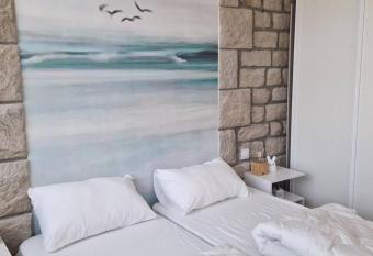 La Villa Belle   poque has Balcony rooms