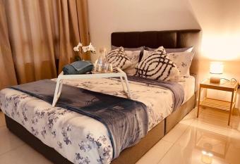 NEW Sunway Greenfield Home 2-6pax 5mins to Sunway Pyramid allows 18 year olds to book a room