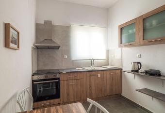 Andronikos Guest House has Balcony rooms