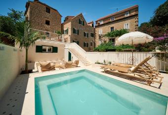 Ibella Luxury Rooms allows 18 year olds to book a room