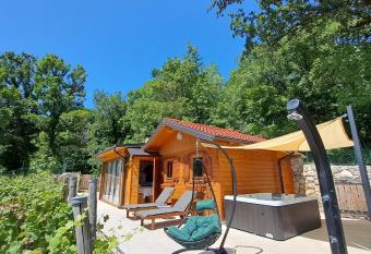 Vineyard house has Balcony rooms