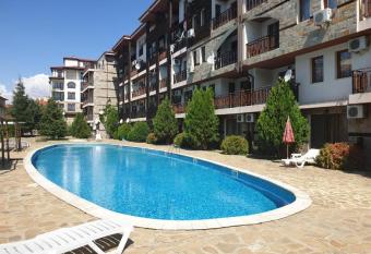 MitProt Panorama Bay 2 Private Apartament ap.122 allows 18 year olds to book a room