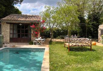 L Atelier au bord de l eau allows 18 year olds to book a room