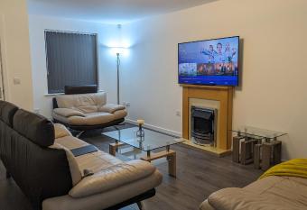 4 Bed Semi near Turf Moor Football Stadium, Parks, Canal and Lake has Balcony rooms