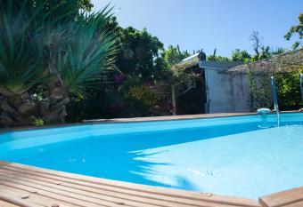 Le Cerisier c  tel   has Balcony rooms