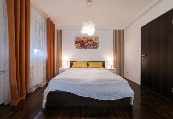 Leticija has Balcony rooms