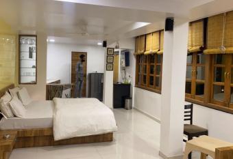 Villa Shiv Om has Balcony rooms