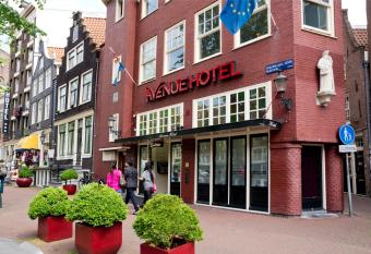 Avenue Hotel allows 18 year olds to book a room