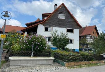 Am Brunnen has Balcony rooms
