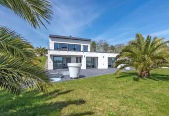 Maison Plougonvelin vue mer has Balcony rooms