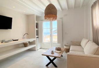 Cordiale Mykonos has Balcony rooms