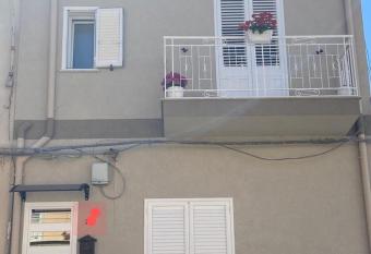 Casa vacanza solemare has Balcony rooms