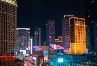 No Resort Fees-Mgm Stripview-Jacuzzi-Formula 1 Track View has rooms with a private hot tub