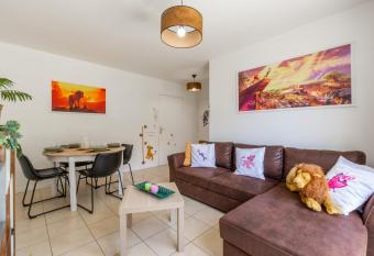 WELCOME TO THE KING LION has Balcony rooms