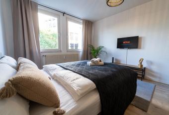 Businessapartment I Zentral I Hauptbahnhof I Folkwang I Philharmonie allows 18 year olds to book a room