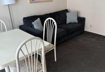 Diamond Crest Motel has Balcony rooms