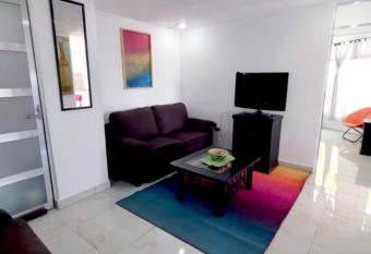 Colorido departamento con amplia iluminaci  n. allows 18 year olds to book a room