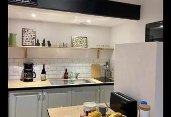 Le petit beauregard has Balcony rooms