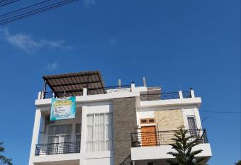 Saira Hotel dan Homestay Syariah has Balcony rooms