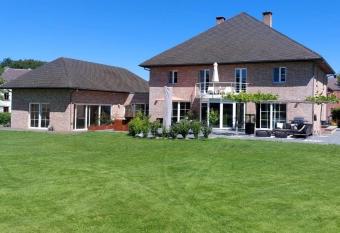 Sherlock s Home - Guest House has Balcony rooms