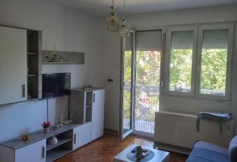 Gale has Balcony rooms