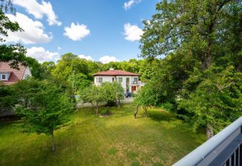 Gustav Ernesaks- Kadriorg has Balcony rooms
