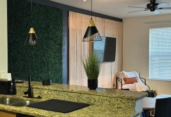 EasyStays Alexandria has Balcony rooms