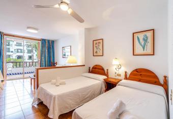 Estudio en las Americas has Balcony rooms