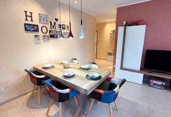 Nan   Holiday House has Balcony rooms