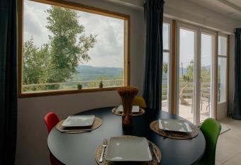 Elysian Heights Olympia has Balcony rooms