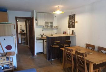 T3 au calme rez de jardin station LA COLMIANE has Balcony rooms