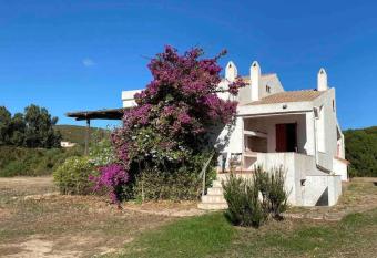 Casa Bianchi - Villa immersa nel verde allows 18 year olds to book a room