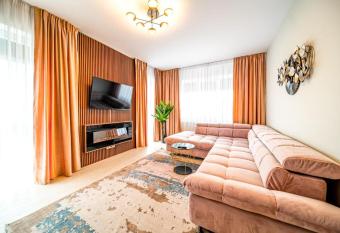 Pink Velvet RK Ghimbav has Balcony rooms