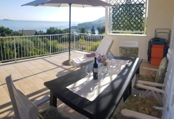 Apartmani KaLu has Balcony rooms