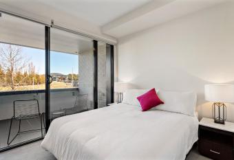 Beautiful Light Filled Apartment has Balcony rooms