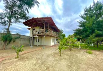 Caba  a San Andr  s has Balcony rooms