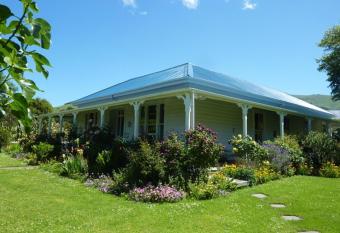 Halfmoon Cottage allows 18 year olds to book a room