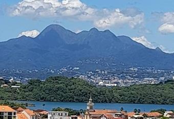 Villa Ixora allows 18 year olds to book a room