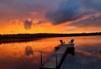 Lovely private Cottage has rooms with a private hot tub