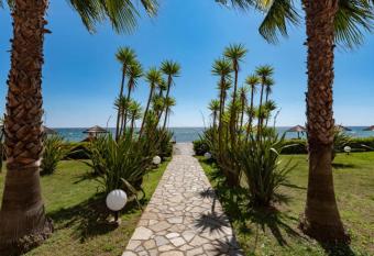 Vacances en Corse has Balcony rooms