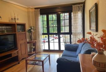 C  ntrico, luminoso y espacioso has Balcony rooms