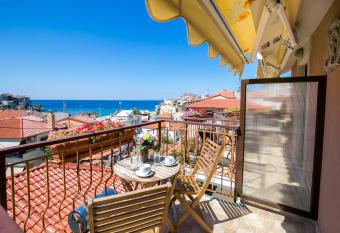 VILLA ELENI has Balcony rooms