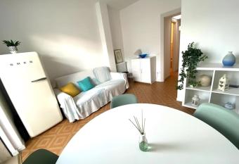 Appartamento in pieno centro - 500 metri dal mare. has Balcony rooms