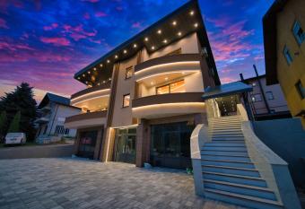 SM Exclusive Apartments has Balcony rooms