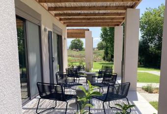 Pnoe Eco Residences has Balcony rooms