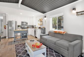 2291-Sugar Pines Retreat cabin has Balcony rooms